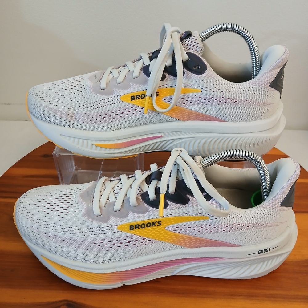 Brooks Ghost 17 Womesn 10 White Oyster Running Shoes Sneakers 1204311B070